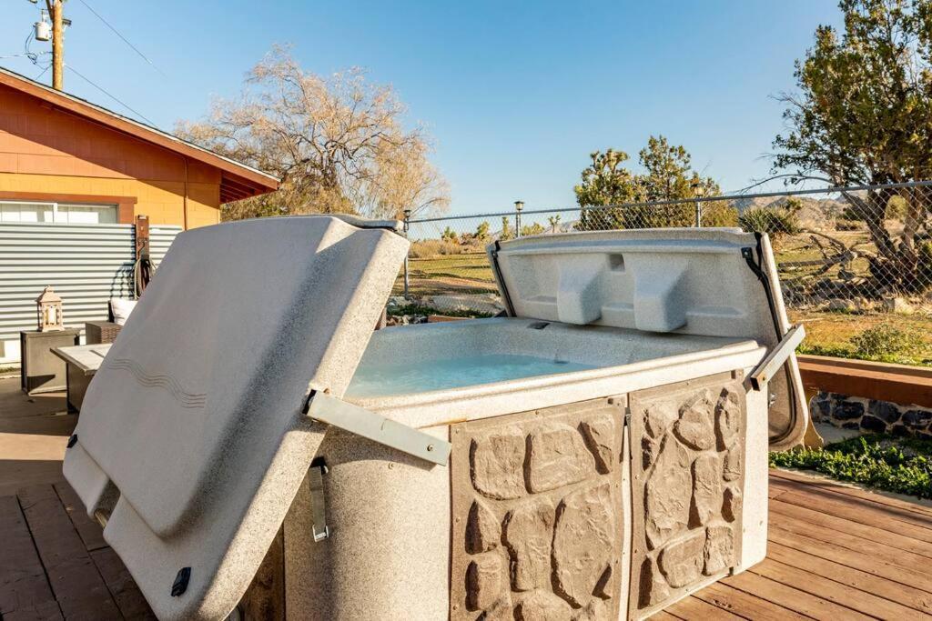 Jt'S Star Catcher Cabin - Hot Tub Yucca Valley Exterior foto